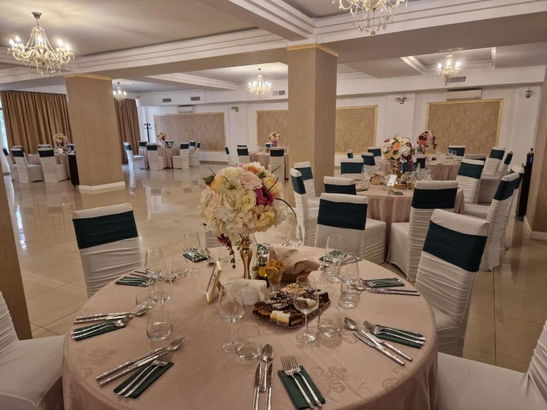 Hotel Rao คลูจ-นาโปกา ภายนอก รูปภาพ